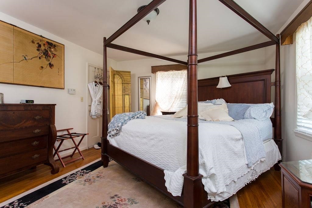 104 W COLLEGE ST, BRIDGEWATER, Virginia 22812, 5 Bedrooms Bedrooms, ,4 BathroomsBathrooms,Residential,104 W COLLEGE ST,663935 MLS # 663935