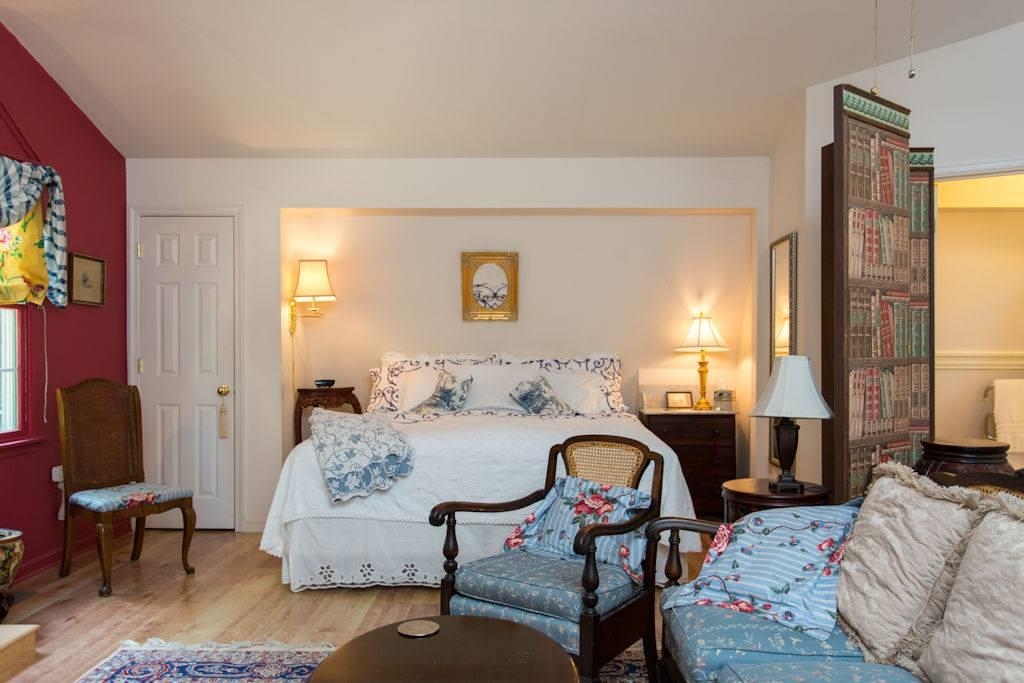104 W COLLEGE ST, BRIDGEWATER, Virginia 22812, 5 Bedrooms Bedrooms, ,4 BathroomsBathrooms,Residential,104 W COLLEGE ST,663935 MLS # 663935