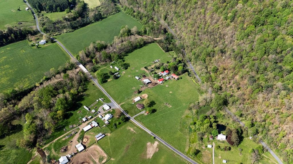 678 MARBLE VALLEY RD, DEERFIELD, Virginia 24432, 5 Bedrooms Bedrooms, ,2 BathroomsBathrooms,Residential,678 MARBLE VALLEY RD,663936 MLS # 663936