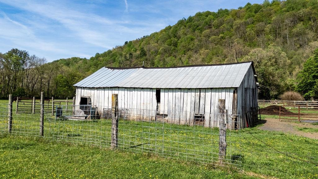 678 MARBLE VALLEY RD, DEERFIELD, Virginia 24432, 5 Bedrooms Bedrooms, ,2 BathroomsBathrooms,Residential,678 MARBLE VALLEY RD,663936 MLS # 663936