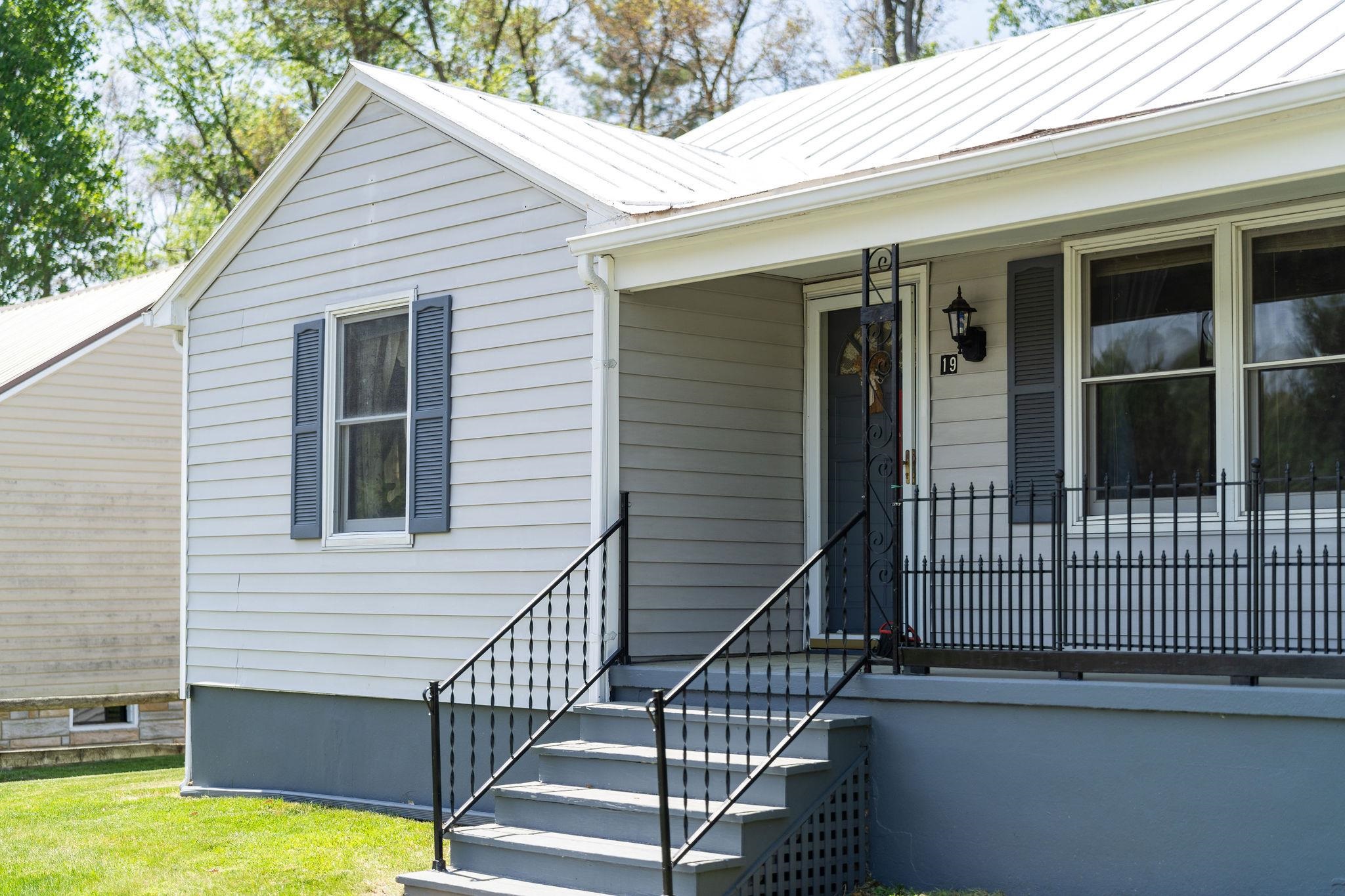 19 STANLEY ST, STAUNTON, Virginia 24401, 3 Bedrooms Bedrooms, ,1 BathroomBathrooms,Residential,19 STANLEY ST,663937 MLS # 663937