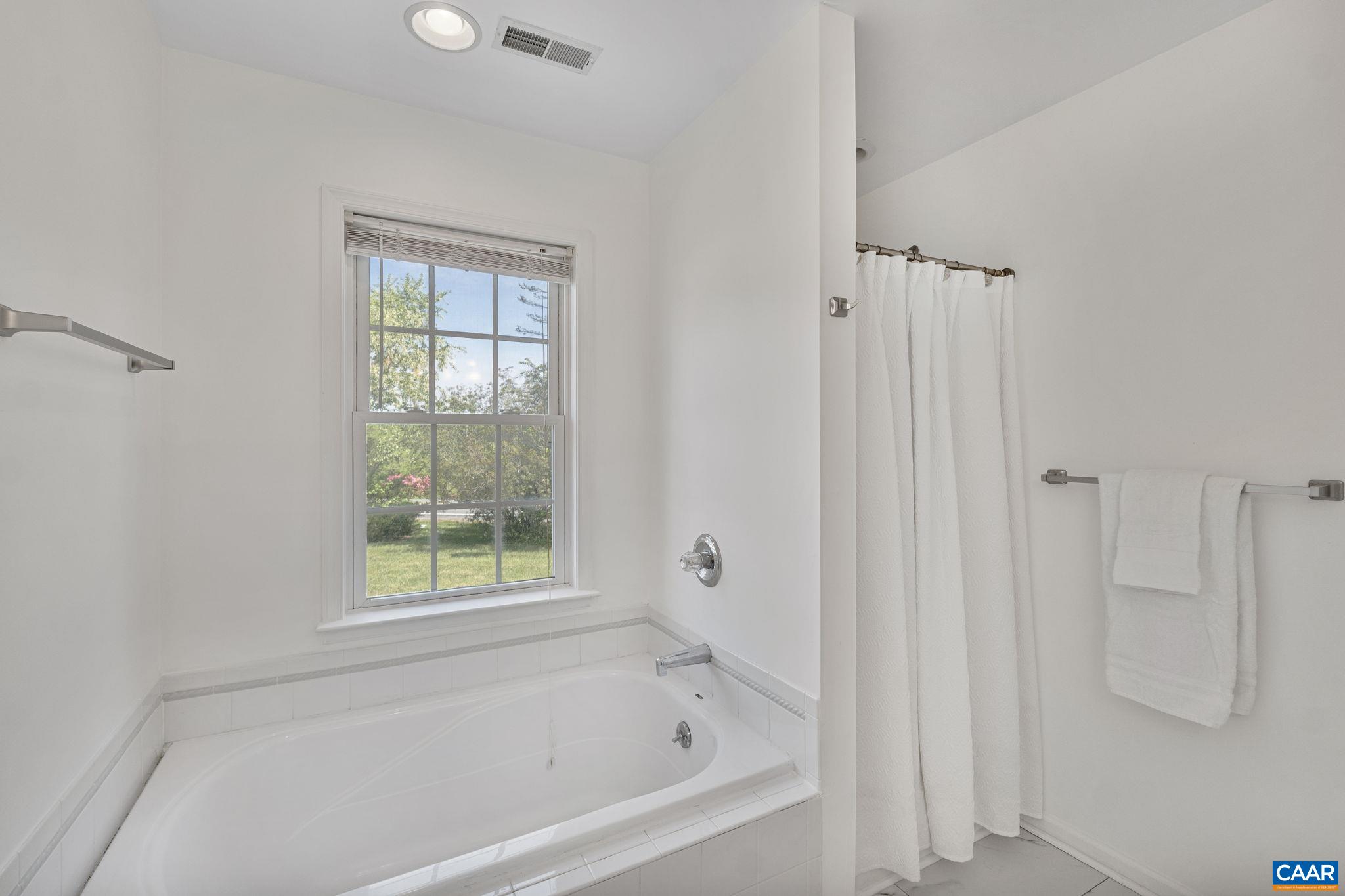 1365 AMBER RIDGE RD, CHARLOTTESVILLE, Virginia 22901, 4 Bedrooms Bedrooms, ,2 BathroomsBathrooms,Residential,Mountain views!,1365 AMBER RIDGE RD,663926 MLS # 663926