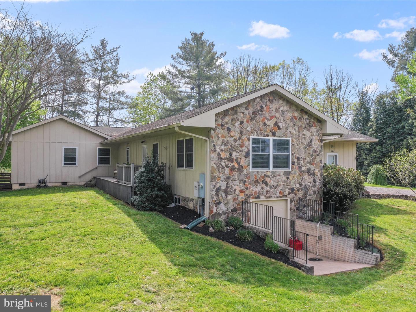 2671 PARSHALL RD, BERRYVILLE, Virginia 22611, 3 Bedrooms Bedrooms, ,4 BathroomsBathrooms,Residential,For sale,2671 PARSHALL RD,VACL2003514 MLS # VACL2003514