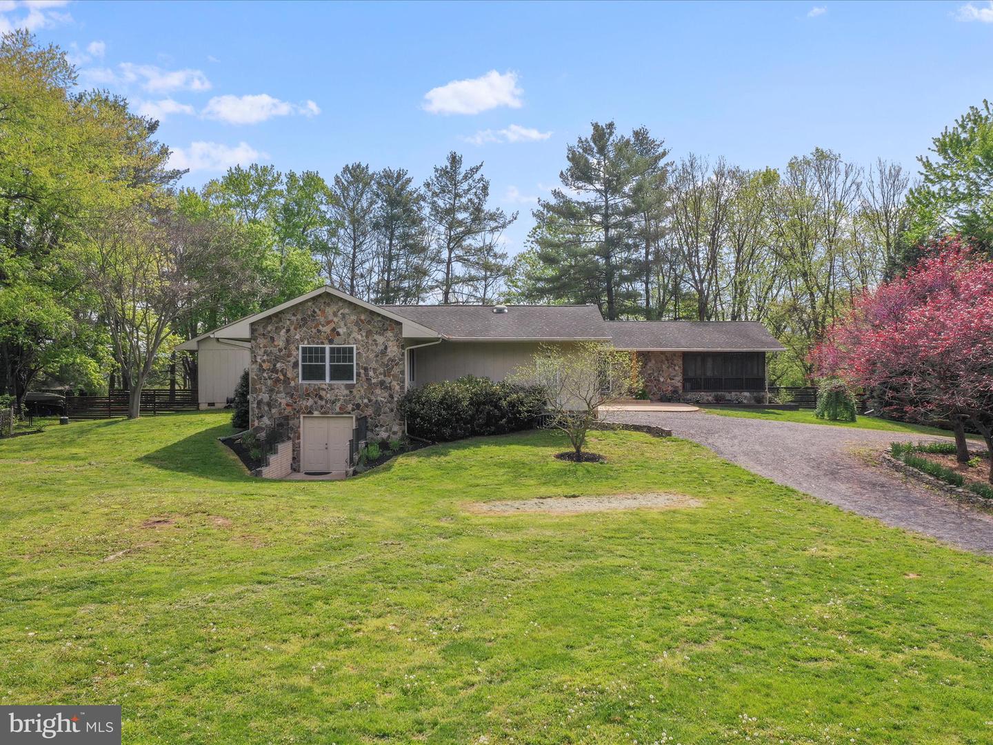2671 PARSHALL RD, BERRYVILLE, Virginia 22611, 3 Bedrooms Bedrooms, ,4 BathroomsBathrooms,Residential,For sale,2671 PARSHALL RD,VACL2003514 MLS # VACL2003514