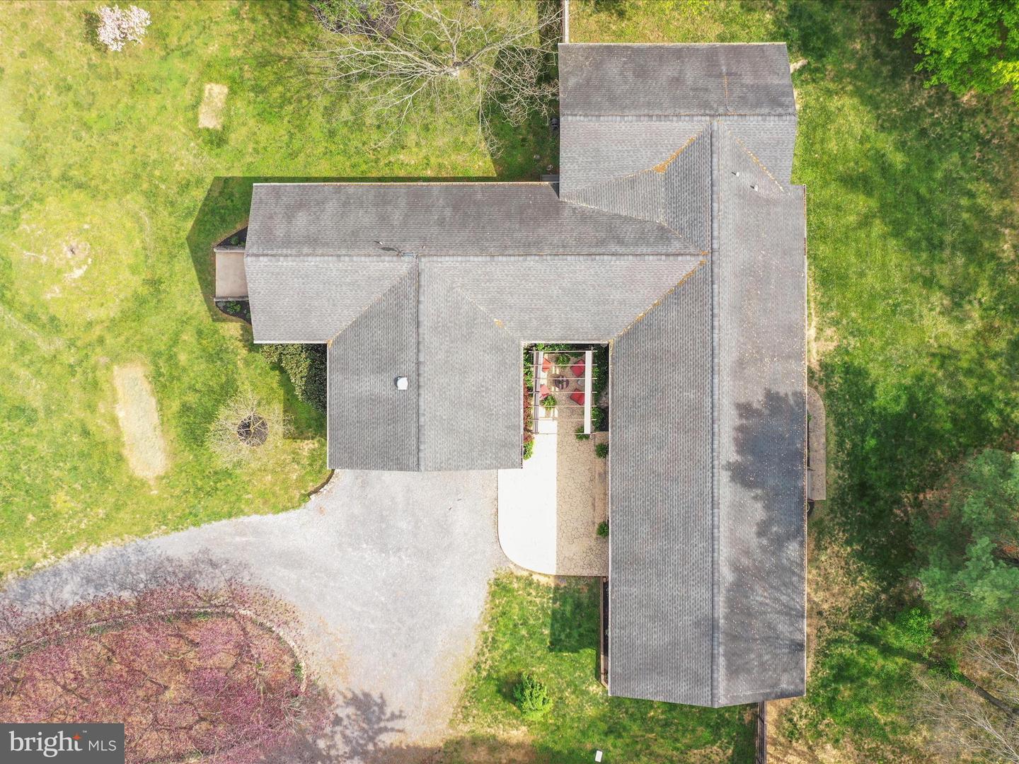 2671 PARSHALL RD, BERRYVILLE, Virginia 22611, 3 Bedrooms Bedrooms, ,4 BathroomsBathrooms,Residential,For sale,2671 PARSHALL RD,VACL2003514 MLS # VACL2003514