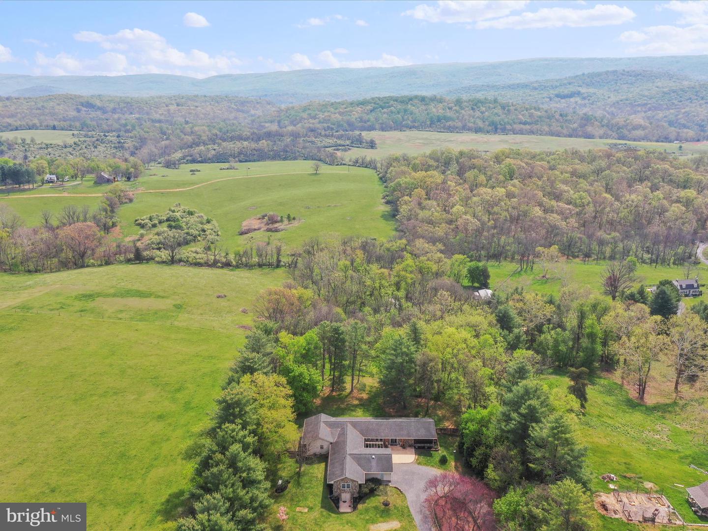 2671 PARSHALL RD, BERRYVILLE, Virginia 22611, 3 Bedrooms Bedrooms, ,4 BathroomsBathrooms,Residential,For sale,2671 PARSHALL RD,VACL2003514 MLS # VACL2003514