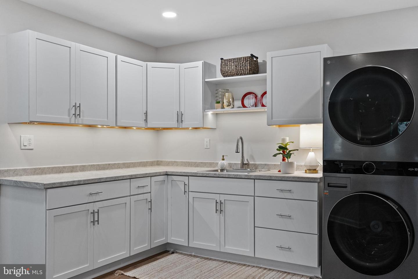 7035 SWAIN DR, ALEXANDRIA, Virginia 22306, 4 Bedrooms Bedrooms, ,2 BathroomsBathrooms,Residential,For sale,7035 SWAIN DR,VAFX2228324 MLS # VAFX2228324