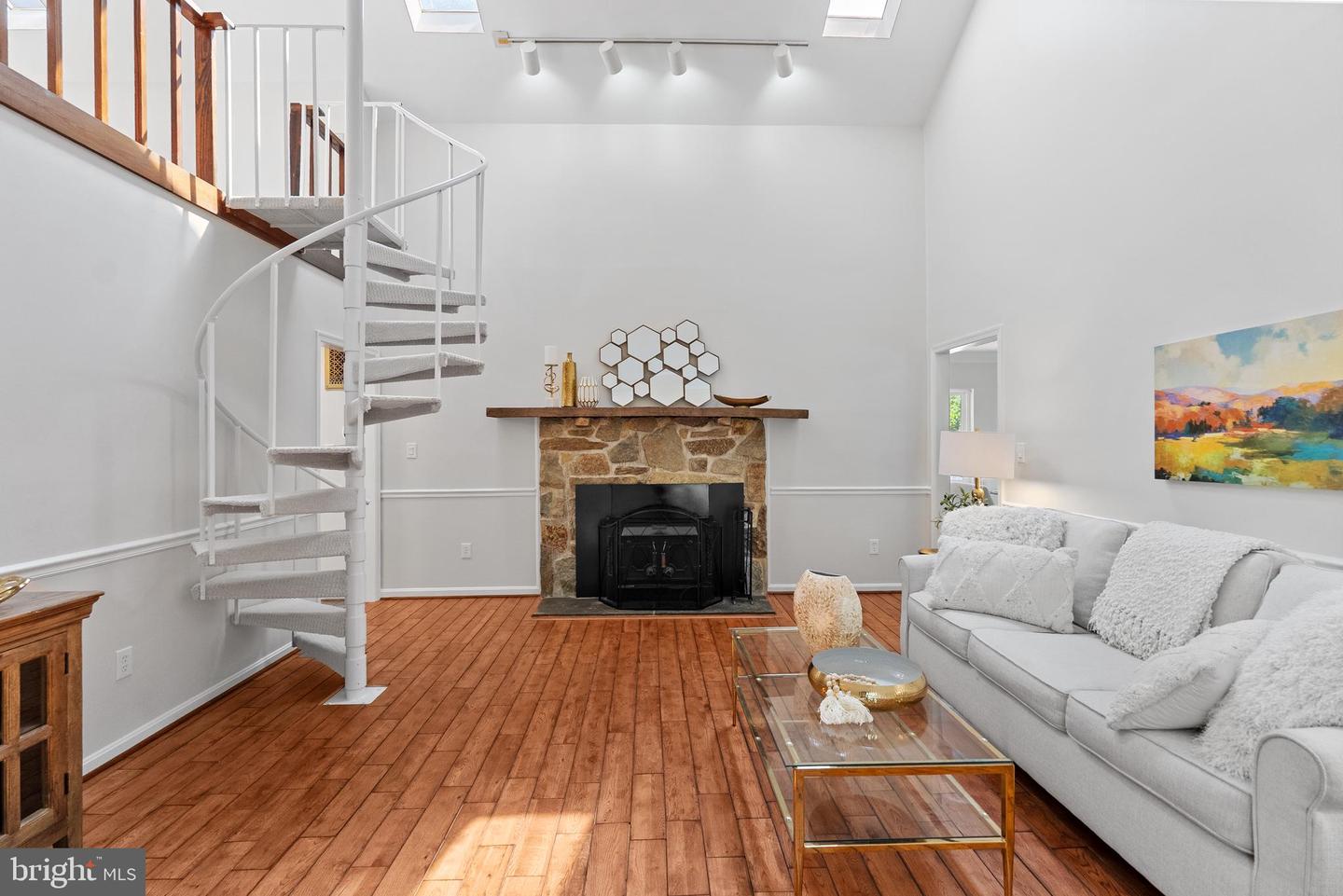 7035 SWAIN DR, ALEXANDRIA, Virginia 22306, 4 Bedrooms Bedrooms, ,2 BathroomsBathrooms,Residential,For sale,7035 SWAIN DR,VAFX2228324 MLS # VAFX2228324