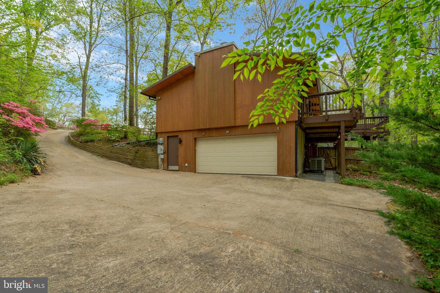 3320 HIGHLAND LN, FAIRFAX, Virginia 22031, 4 Bedrooms Bedrooms, ,3 BathroomsBathrooms,Residential,For sale,3320 HIGHLAND LN,VAFX2228352 MLS # VAFX2228352
