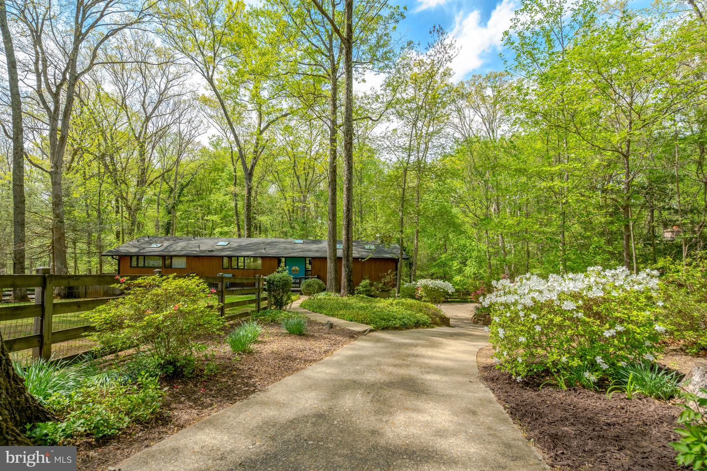 3320 HIGHLAND LN, FAIRFAX, Virginia 22031, 4 Bedrooms Bedrooms, ,3 BathroomsBathrooms,Residential,For sale,3320 HIGHLAND LN,VAFX2228352 MLS # VAFX2228352