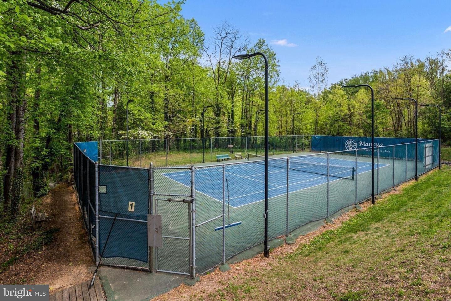 3320 HIGHLAND LN, FAIRFAX, Virginia 22031, 4 Bedrooms Bedrooms, ,3 BathroomsBathrooms,Residential,For sale,3320 HIGHLAND LN,VAFX2228352 MLS # VAFX2228352