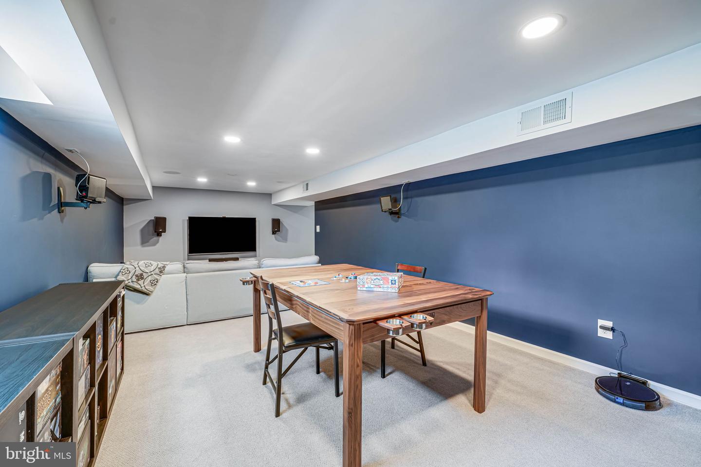 7306 WAYNE DR, ANNANDALE, Virginia 22003, 3 Bedrooms Bedrooms, ,2 BathroomsBathrooms,Residential,For sale,7306 WAYNE DR,VAFX2228628 MLS # VAFX2228628