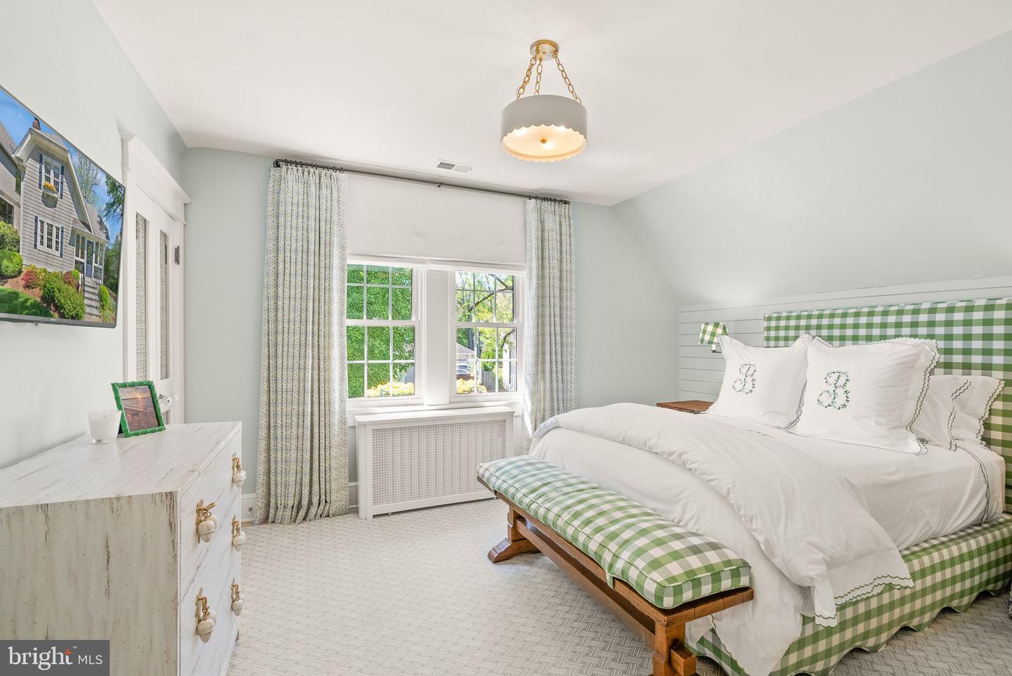 2811 FRANKLIN RD, ARLINGTON, Virginia 22201, 5 Bedrooms Bedrooms, ,3 BathroomsBathrooms,Residential,For sale,2811 FRANKLIN RD,VAAR2054750 MLS # VAAR2054750