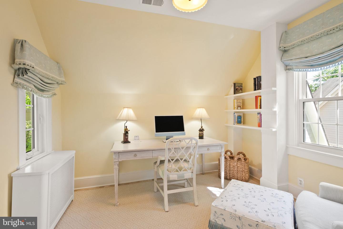 2811 FRANKLIN RD, ARLINGTON, Virginia 22201, 5 Bedrooms Bedrooms, ,3 BathroomsBathrooms,Residential,For sale,2811 FRANKLIN RD,VAAR2054750 MLS # VAAR2054750