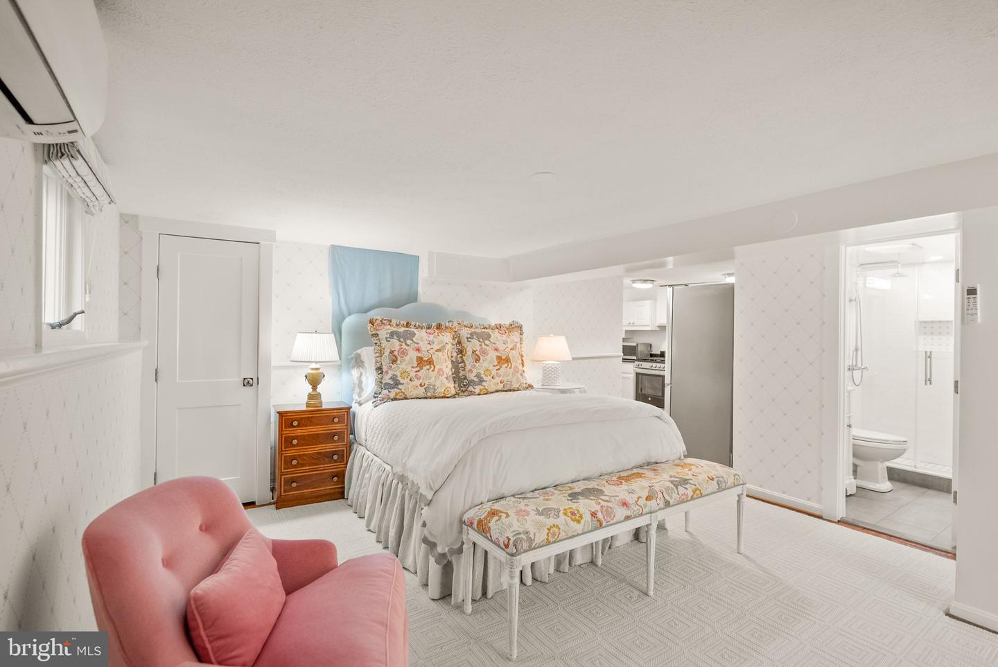 2811 FRANKLIN RD, ARLINGTON, Virginia 22201, 5 Bedrooms Bedrooms, ,3 BathroomsBathrooms,Residential,For sale,2811 FRANKLIN RD,VAAR2054750 MLS # VAAR2054750