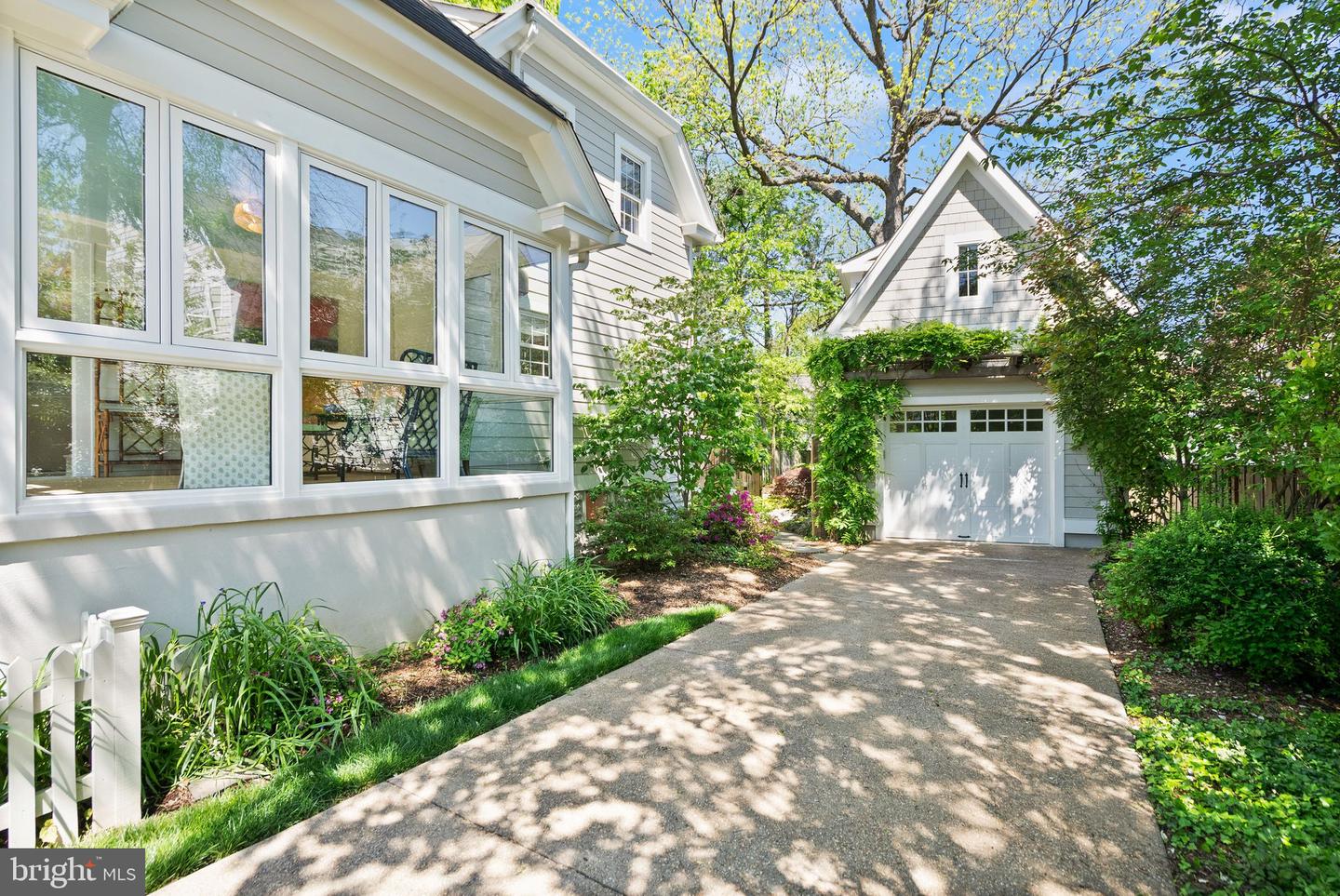 2811 FRANKLIN RD, ARLINGTON, Virginia 22201, 5 Bedrooms Bedrooms, ,3 BathroomsBathrooms,Residential,For sale,2811 FRANKLIN RD,VAAR2054750 MLS # VAAR2054750