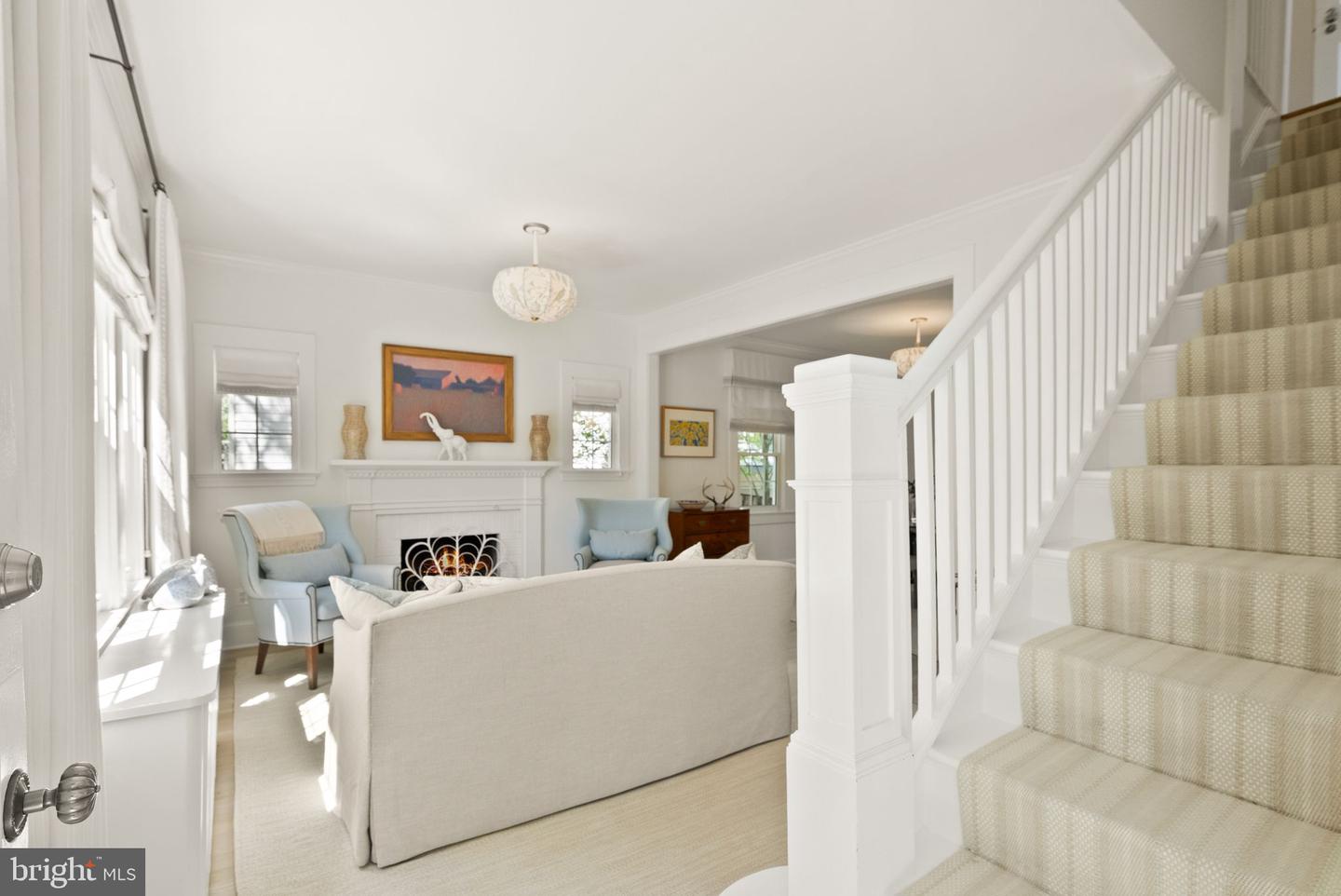 2811 FRANKLIN RD, ARLINGTON, Virginia 22201, 5 Bedrooms Bedrooms, ,3 BathroomsBathrooms,Residential,For sale,2811 FRANKLIN RD,VAAR2054750 MLS # VAAR2054750