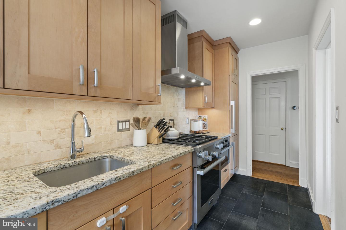 732 S LEE ST S, ALEXANDRIA, Virginia 22314, 3 Bedrooms Bedrooms, ,2 BathroomsBathrooms,Residential,For sale,732 S LEE ST S,VAAX2042984 MLS # VAAX2042984