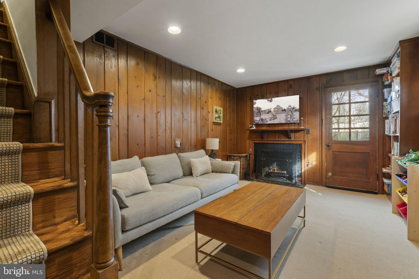 732 S LEE ST S, ALEXANDRIA, Virginia 22314, 3 Bedrooms Bedrooms, ,2 BathroomsBathrooms,Residential,For sale,732 S LEE ST S,VAAX2042984 MLS # VAAX2042984