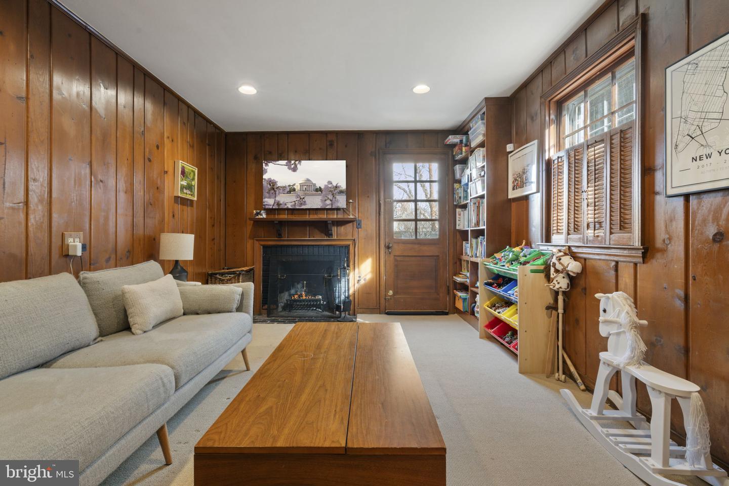 732 S LEE ST S, ALEXANDRIA, Virginia 22314, 3 Bedrooms Bedrooms, ,2 BathroomsBathrooms,Residential,For sale,732 S LEE ST S,VAAX2042984 MLS # VAAX2042984