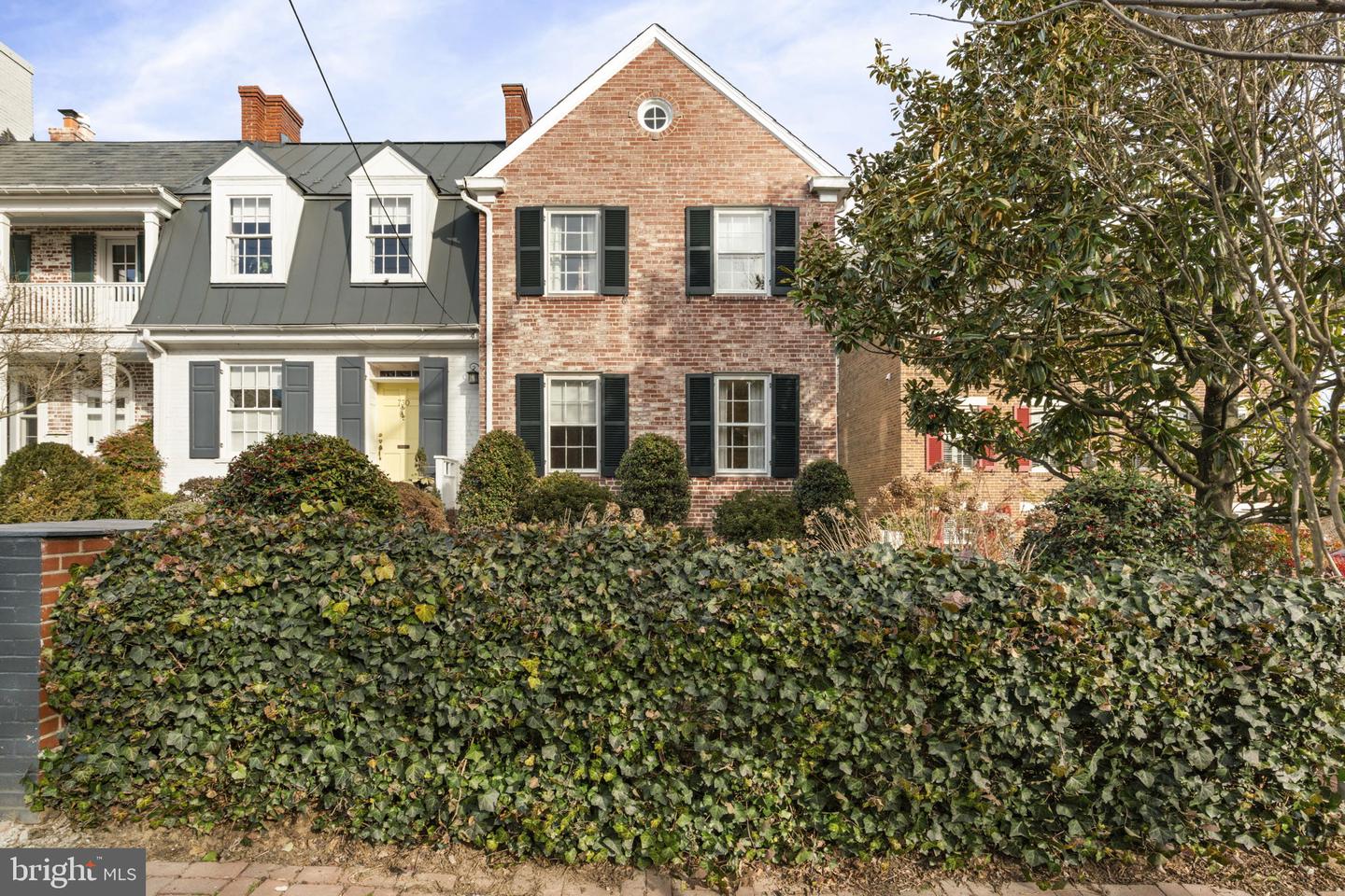 732 S LEE ST S, ALEXANDRIA, Virginia 22314, 3 Bedrooms Bedrooms, ,2 BathroomsBathrooms,Residential,For sale,732 S LEE ST S,VAAX2042984 MLS # VAAX2042984