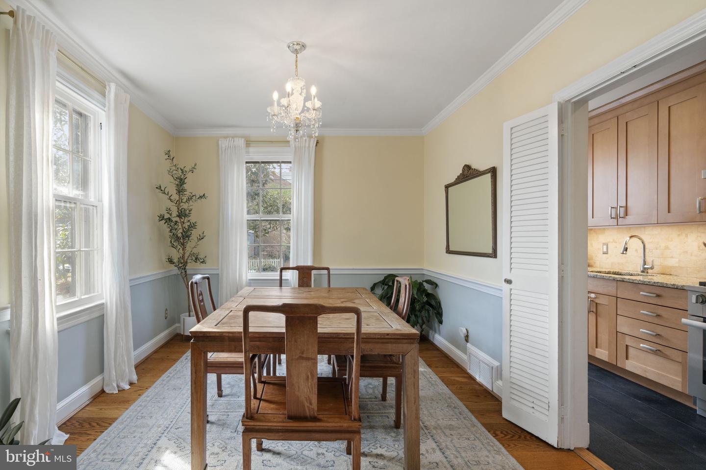 732 S LEE ST S, ALEXANDRIA, Virginia 22314, 3 Bedrooms Bedrooms, ,2 BathroomsBathrooms,Residential,For sale,732 S LEE ST S,VAAX2042984 MLS # VAAX2042984