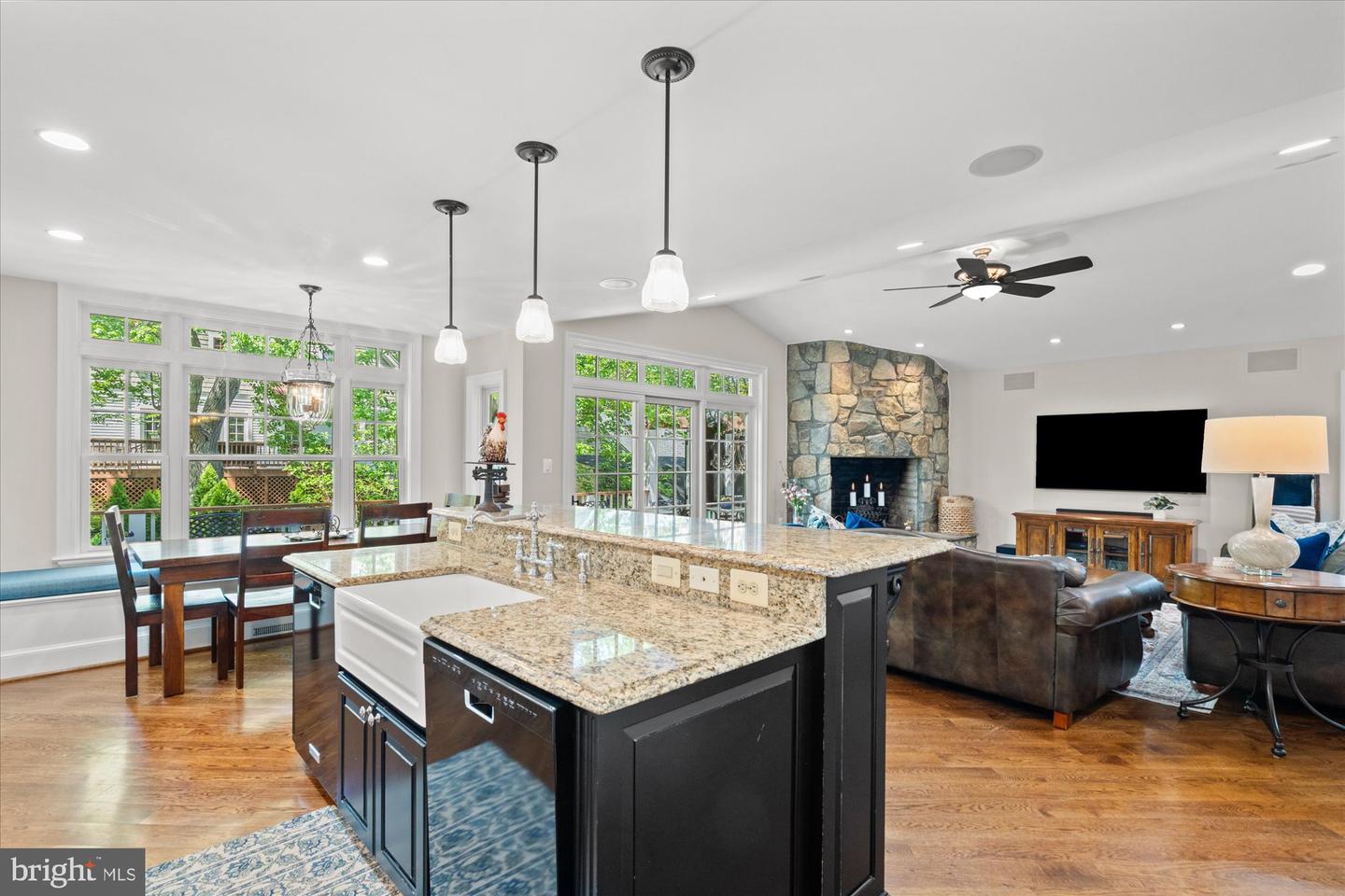 6041 25TH RD N, ARLINGTON, Virginia 22207, 4 Bedrooms Bedrooms, ,5 BathroomsBathrooms,Residential,For sale,6041 25TH RD N,VAAR2054758 MLS # VAAR2054758