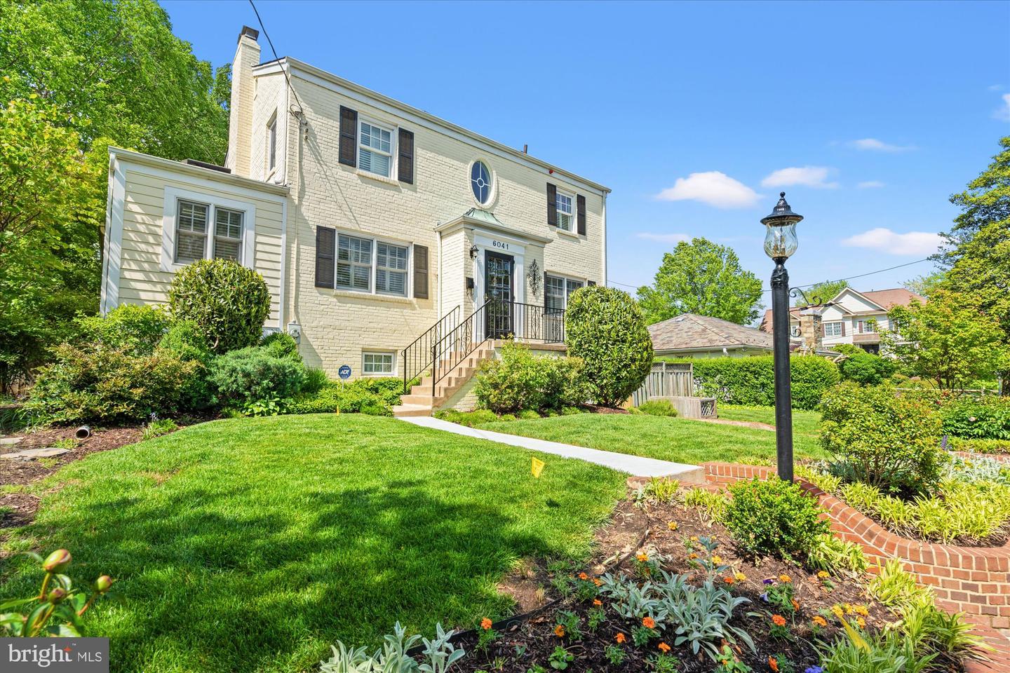 6041 25TH RD N, ARLINGTON, Virginia 22207, 4 Bedrooms Bedrooms, ,5 BathroomsBathrooms,Residential,For sale,6041 25TH RD N,VAAR2054758 MLS # VAAR2054758