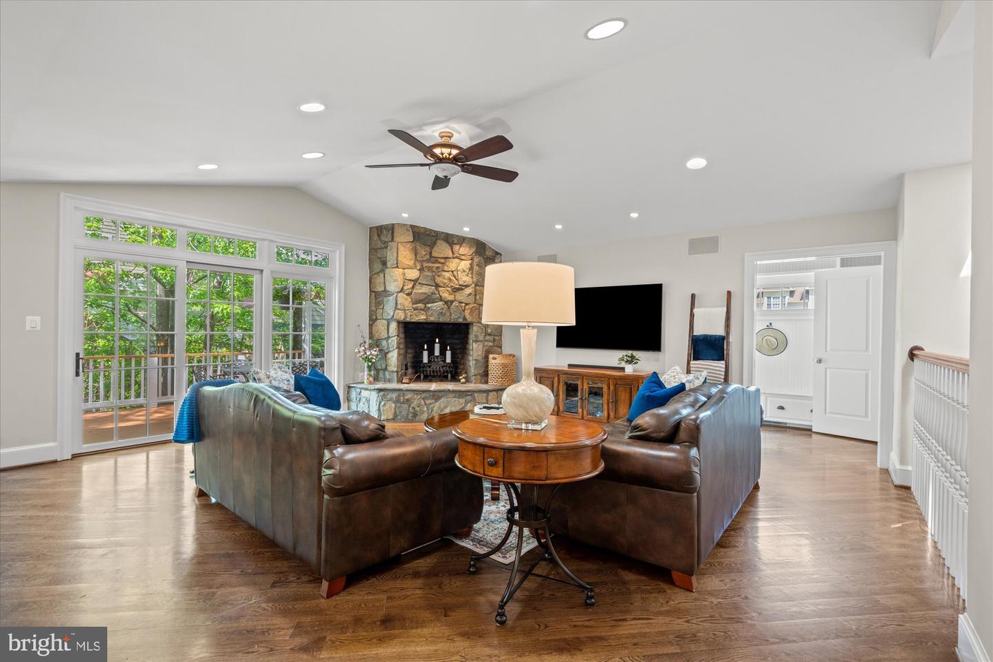 6041 25TH RD N, ARLINGTON, Virginia 22207, 4 Bedrooms Bedrooms, ,5 BathroomsBathrooms,Residential,For sale,6041 25TH RD N,VAAR2054758 MLS # VAAR2054758