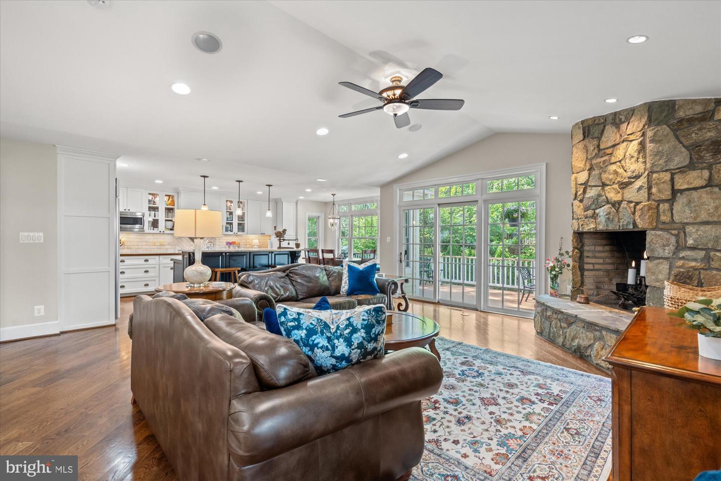 6041 25TH RD N, ARLINGTON, Virginia 22207, 4 Bedrooms Bedrooms, ,5 BathroomsBathrooms,Residential,For sale,6041 25TH RD N,VAAR2054758 MLS # VAAR2054758