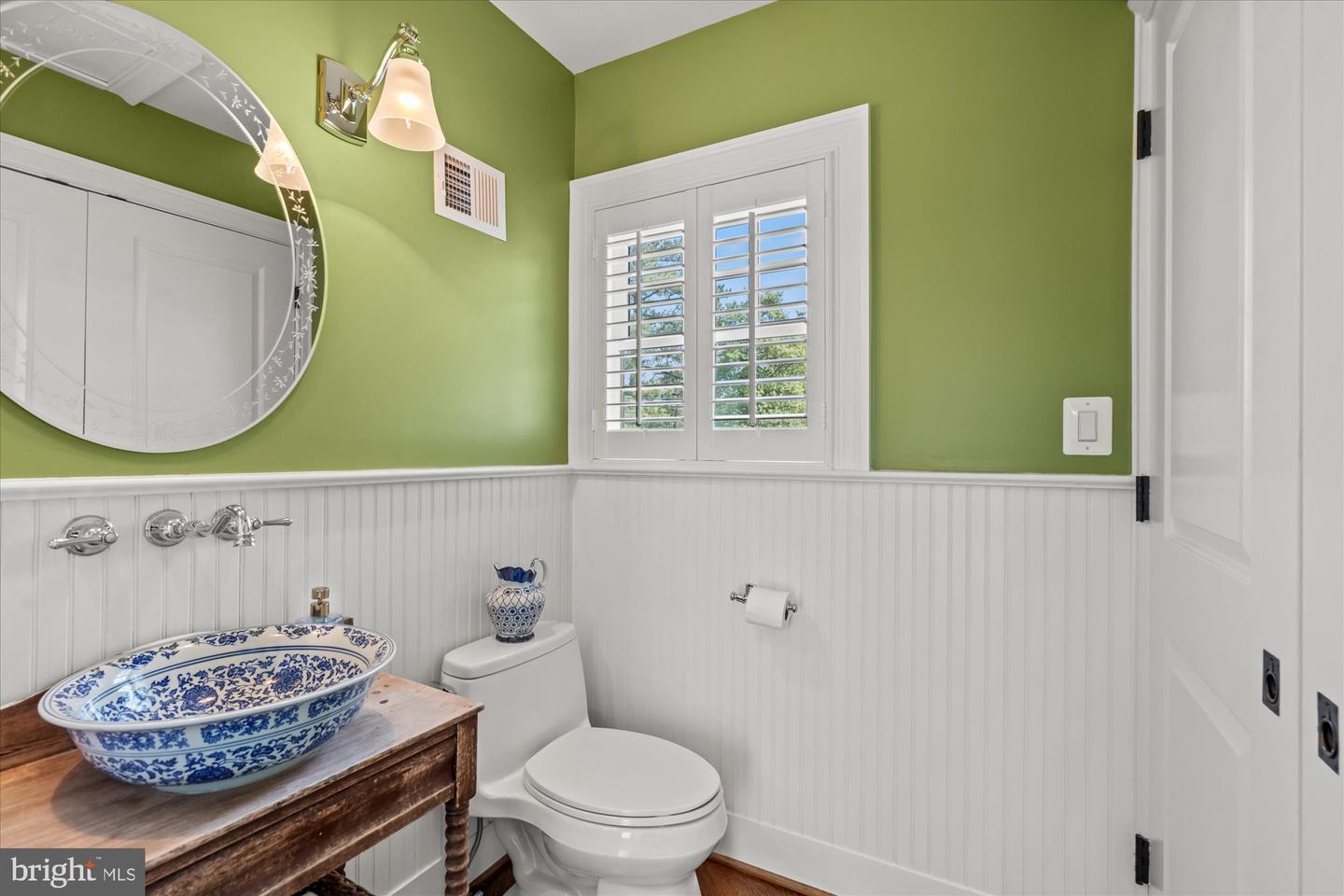 6041 25TH RD N, ARLINGTON, Virginia 22207, 4 Bedrooms Bedrooms, ,5 BathroomsBathrooms,Residential,For sale,6041 25TH RD N,VAAR2054758 MLS # VAAR2054758