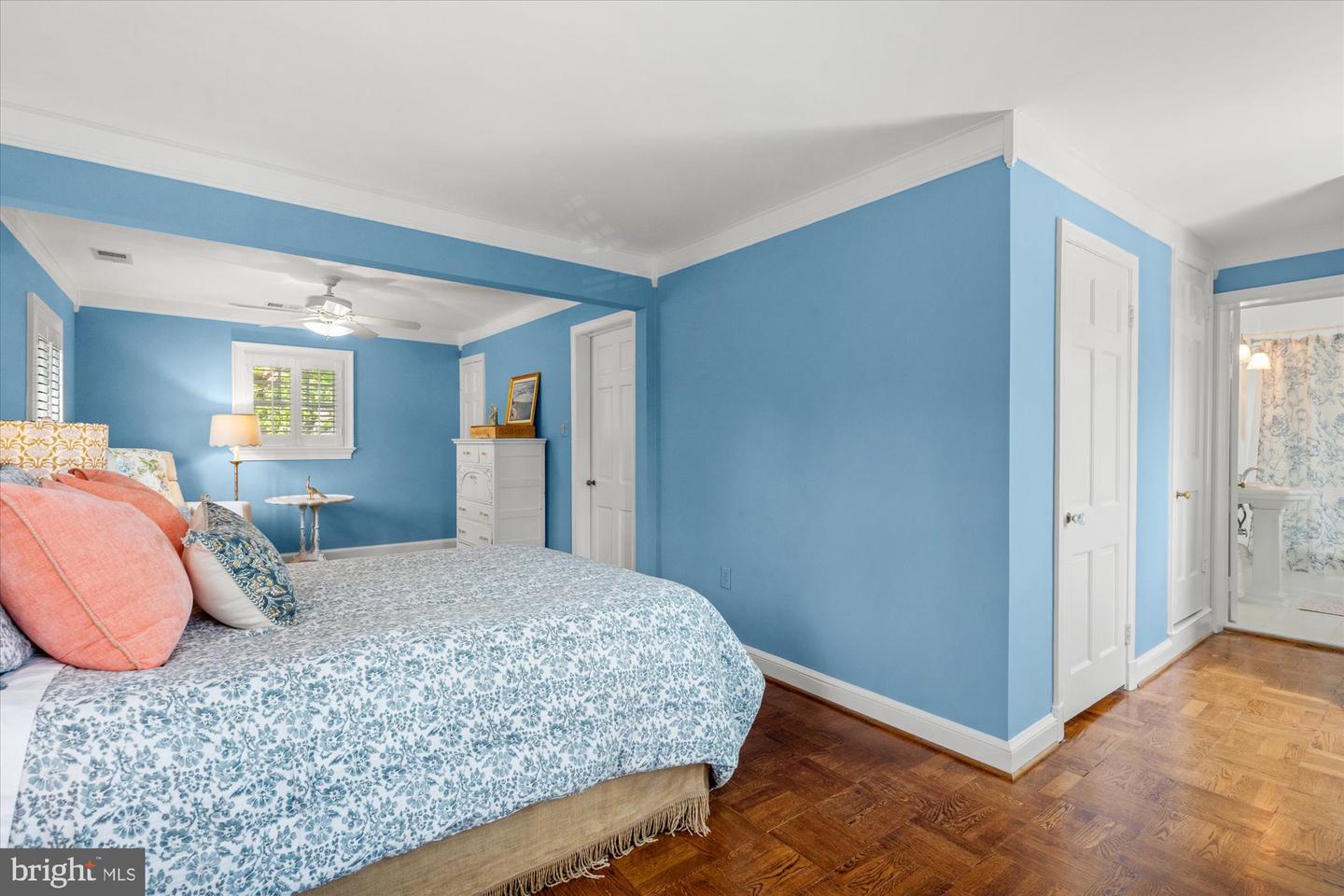 6041 25TH RD N, ARLINGTON, Virginia 22207, 4 Bedrooms Bedrooms, ,5 BathroomsBathrooms,Residential,For sale,6041 25TH RD N,VAAR2054758 MLS # VAAR2054758