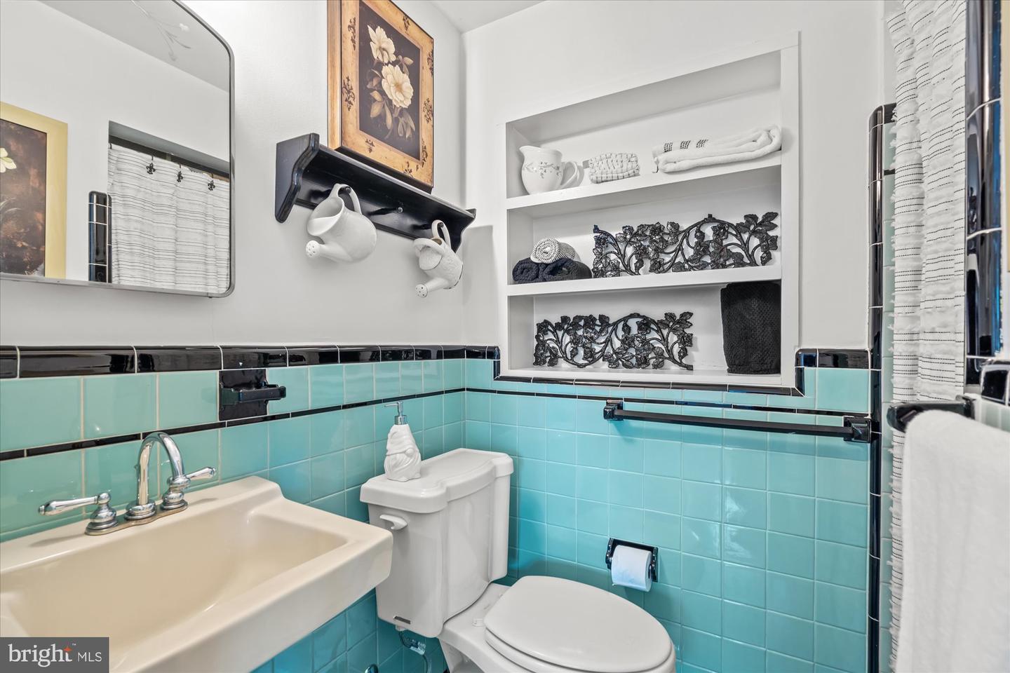 6041 25TH RD N, ARLINGTON, Virginia 22207, 4 Bedrooms Bedrooms, ,5 BathroomsBathrooms,Residential,For sale,6041 25TH RD N,VAAR2054758 MLS # VAAR2054758