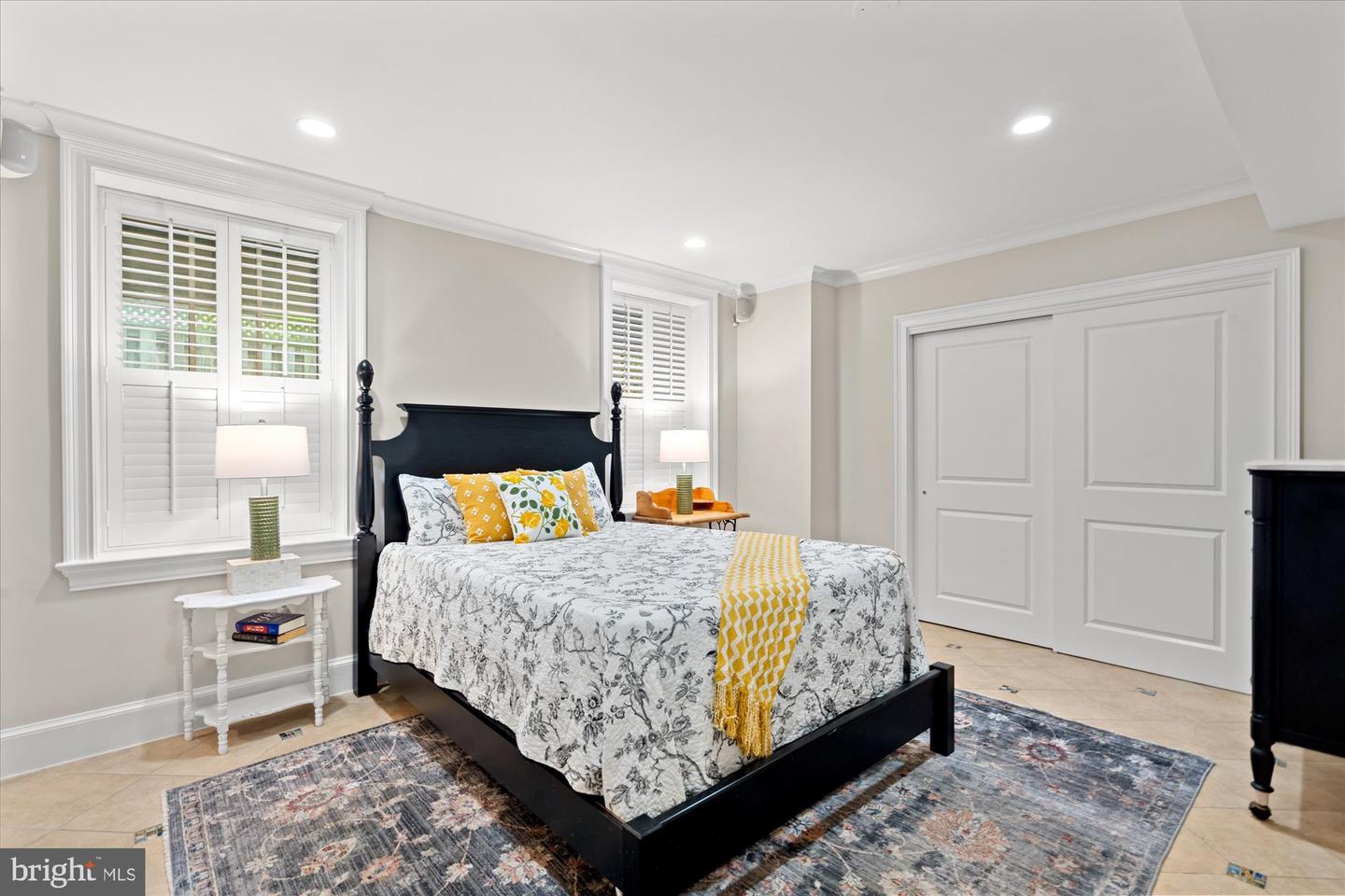 6041 25TH RD N, ARLINGTON, Virginia 22207, 4 Bedrooms Bedrooms, ,5 BathroomsBathrooms,Residential,For sale,6041 25TH RD N,VAAR2054758 MLS # VAAR2054758