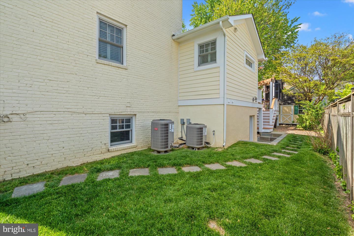 6041 25TH RD N, ARLINGTON, Virginia 22207, 4 Bedrooms Bedrooms, ,5 BathroomsBathrooms,Residential,For sale,6041 25TH RD N,VAAR2054758 MLS # VAAR2054758