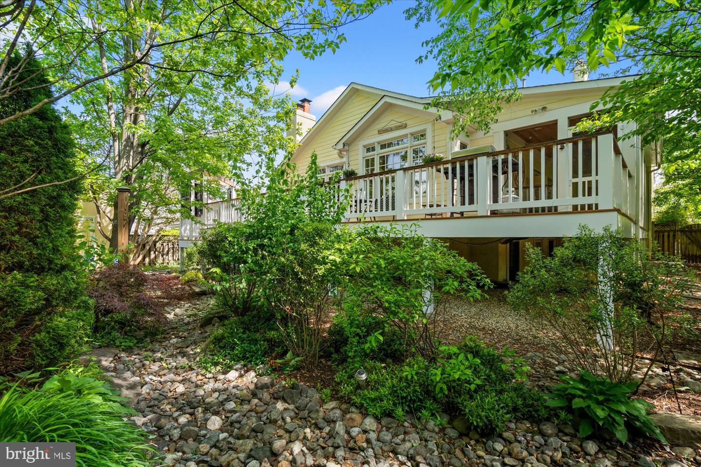 6041 25TH RD N, ARLINGTON, Virginia 22207, 4 Bedrooms Bedrooms, ,5 BathroomsBathrooms,Residential,For sale,6041 25TH RD N,VAAR2054758 MLS # VAAR2054758