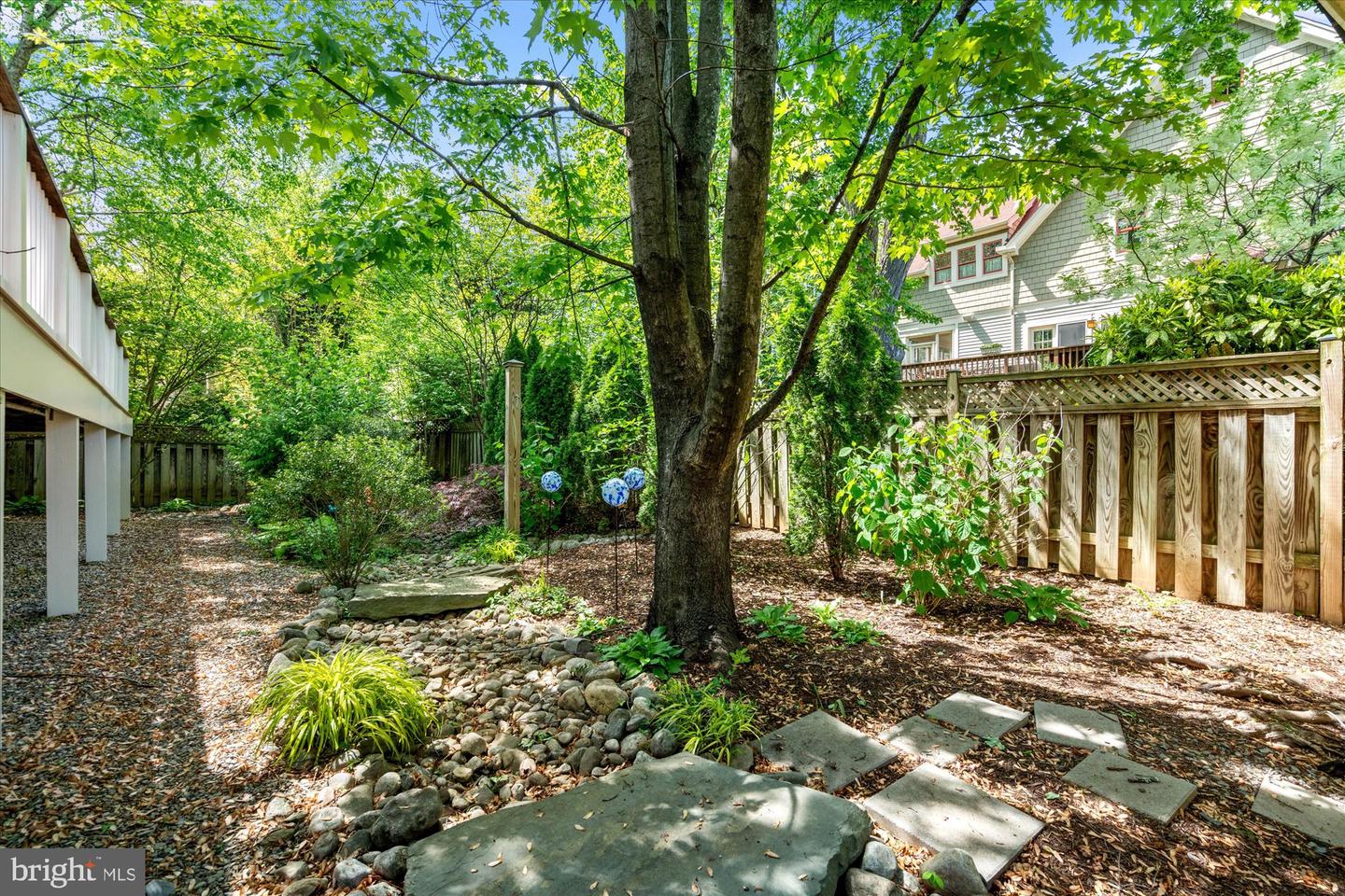6041 25TH RD N, ARLINGTON, Virginia 22207, 4 Bedrooms Bedrooms, ,5 BathroomsBathrooms,Residential,For sale,6041 25TH RD N,VAAR2054758 MLS # VAAR2054758