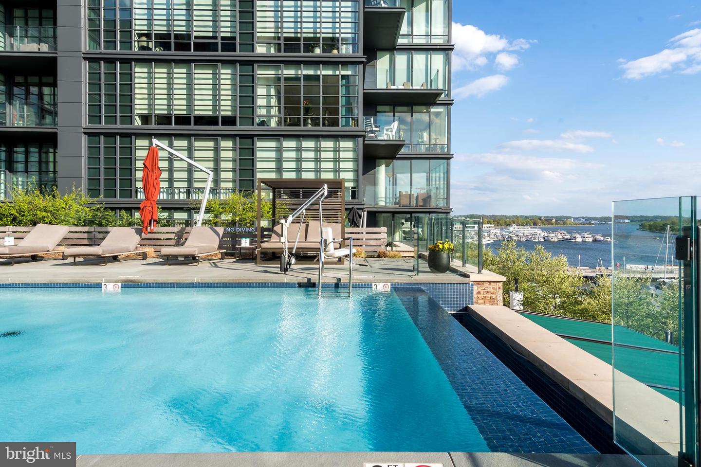45 SUTTON SQ SW #503, WASHINGTON, District Of Columbia 20024, 2 Bedrooms Bedrooms, ,2 BathroomsBathrooms,Residential,For sale,45 SUTTON SQ SW #503,DCDC2191650 MLS # DCDC2191650