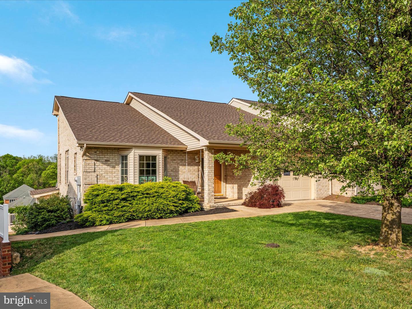 112 DANIEL CT, STRASBURG, Virginia 22657, 4 Bedrooms Bedrooms, ,3 BathroomsBathrooms,Residential,For sale,112 DANIEL CT,VASH2010982 MLS # VASH2010982