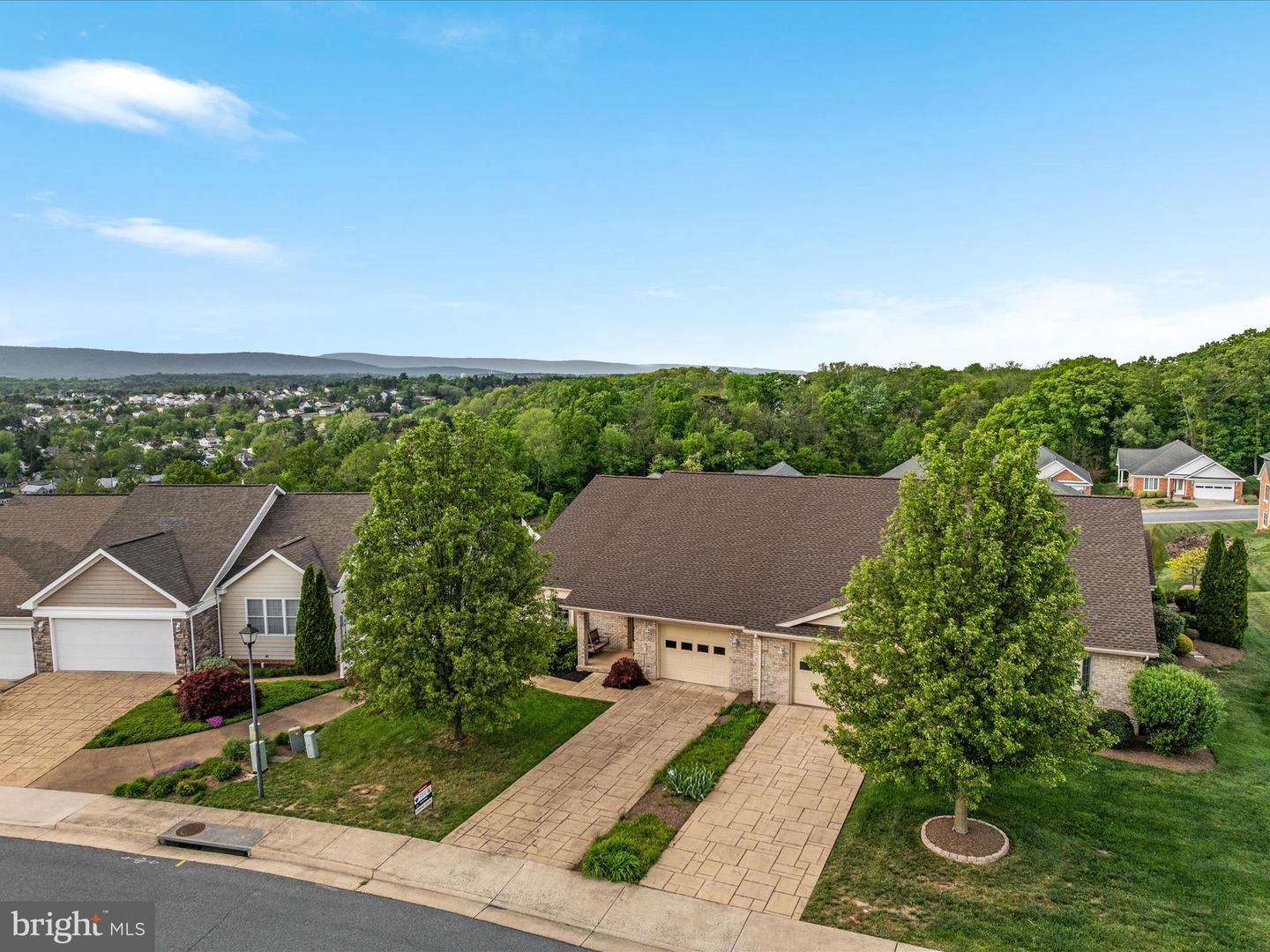 112 DANIEL CT, STRASBURG, Virginia 22657, 4 Bedrooms Bedrooms, ,3 BathroomsBathrooms,Residential,For sale,112 DANIEL CT,VASH2010982 MLS # VASH2010982