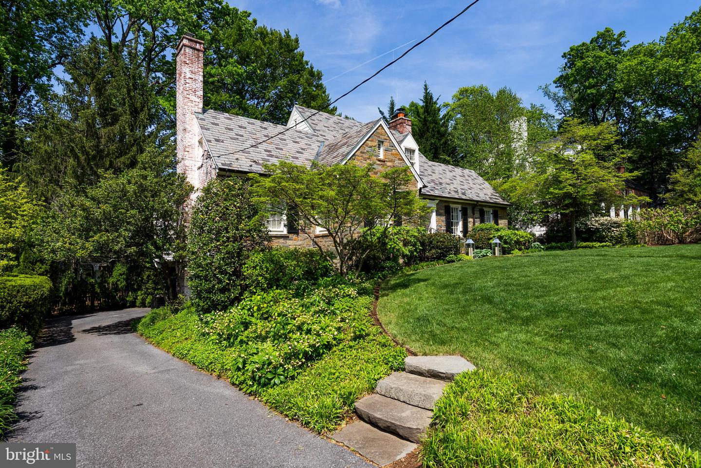 5045 MILLWOOD LN NW, WASHINGTON, District Of Columbia 20016, 4 Bedrooms Bedrooms, ,3 BathroomsBathrooms,Residential,For sale,5045 MILLWOOD LN NW,DCDC2191874 MLS # DCDC2191874
