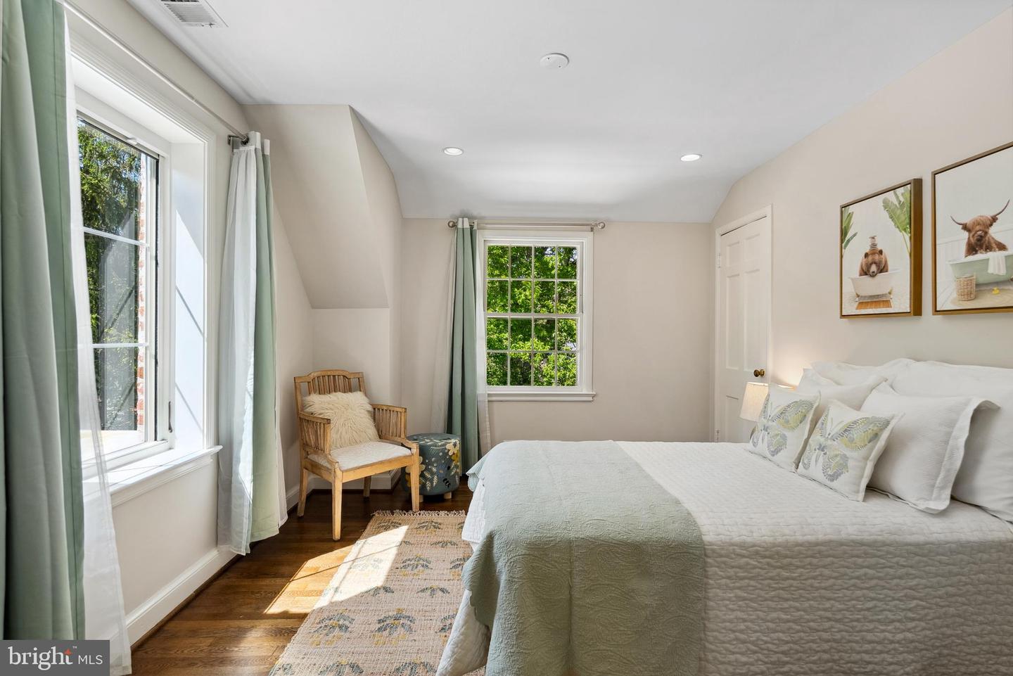 5045 MILLWOOD LN NW, WASHINGTON, District Of Columbia 20016, 4 Bedrooms Bedrooms, ,3 BathroomsBathrooms,Residential,For sale,5045 MILLWOOD LN NW,DCDC2191874 MLS # DCDC2191874