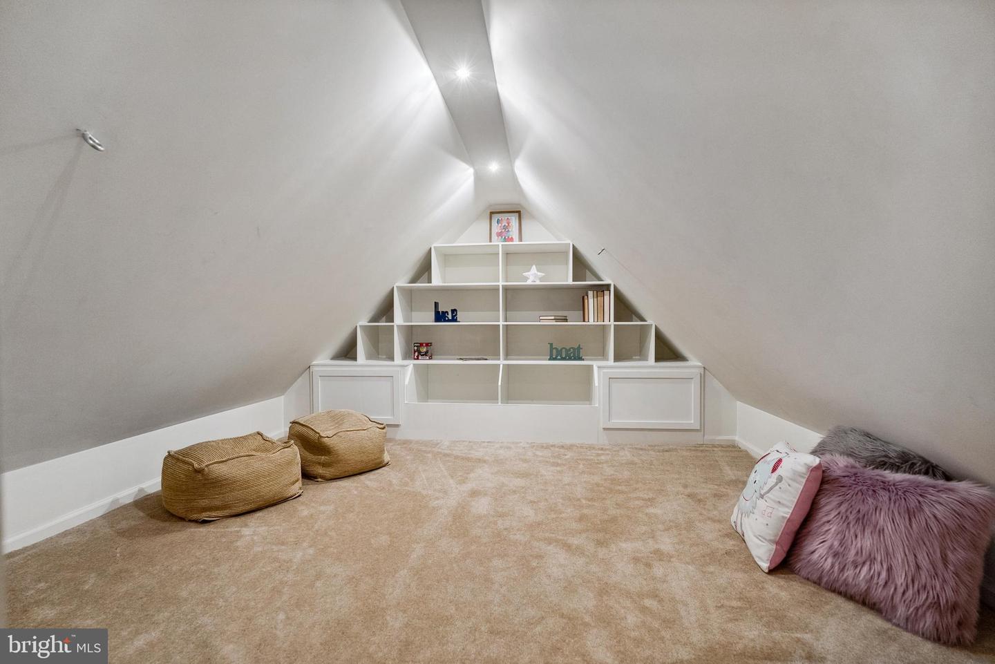 5045 MILLWOOD LN NW, WASHINGTON, District Of Columbia 20016, 4 Bedrooms Bedrooms, ,3 BathroomsBathrooms,Residential,For sale,5045 MILLWOOD LN NW,DCDC2191874 MLS # DCDC2191874