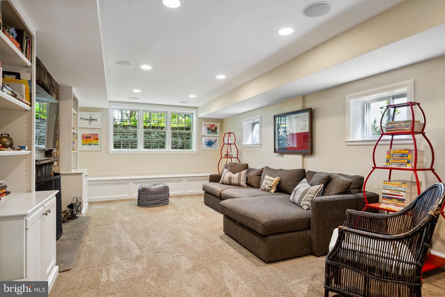 5045 MILLWOOD LN NW, WASHINGTON, District Of Columbia 20016, 4 Bedrooms Bedrooms, ,3 BathroomsBathrooms,Residential,For sale,5045 MILLWOOD LN NW,DCDC2191874 MLS # DCDC2191874