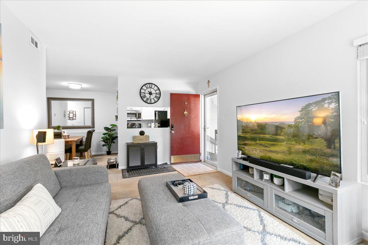 10320 REIN COMMONS CT #3H, BURKE, Virginia 22015, 2 Bedrooms Bedrooms, ,1 BathroomBathrooms,Residential,For sale,10320 REIN COMMONS CT #3H,VAFX2229870 MLS # VAFX2229870