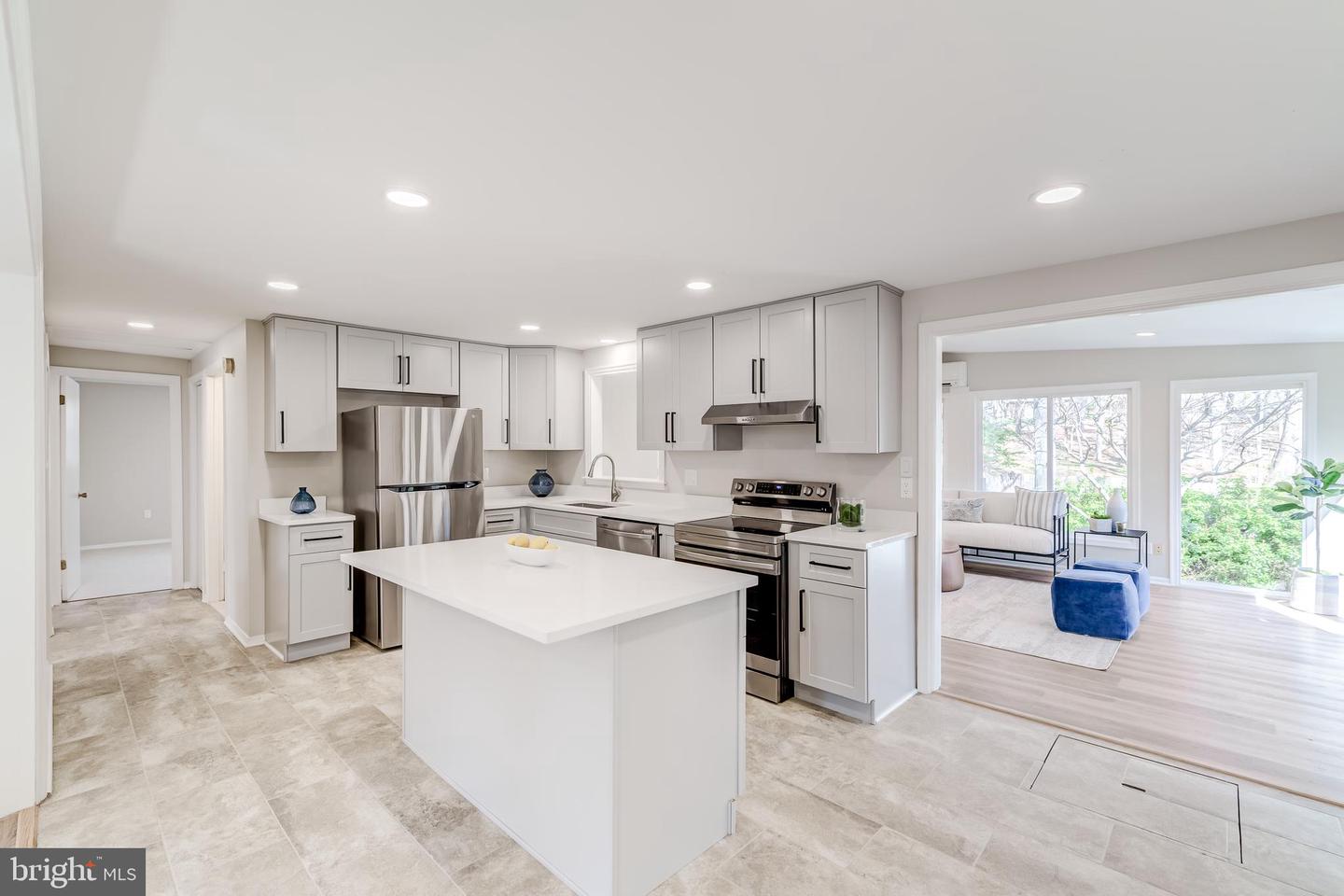 4513 ERIN DR, HAYMARKET, Virginia 20169, 2 Bedrooms Bedrooms, ,1 BathroomBathrooms,Residential,For sale,4513 ERIN DR,VAPW2090434 MLS # VAPW2090434