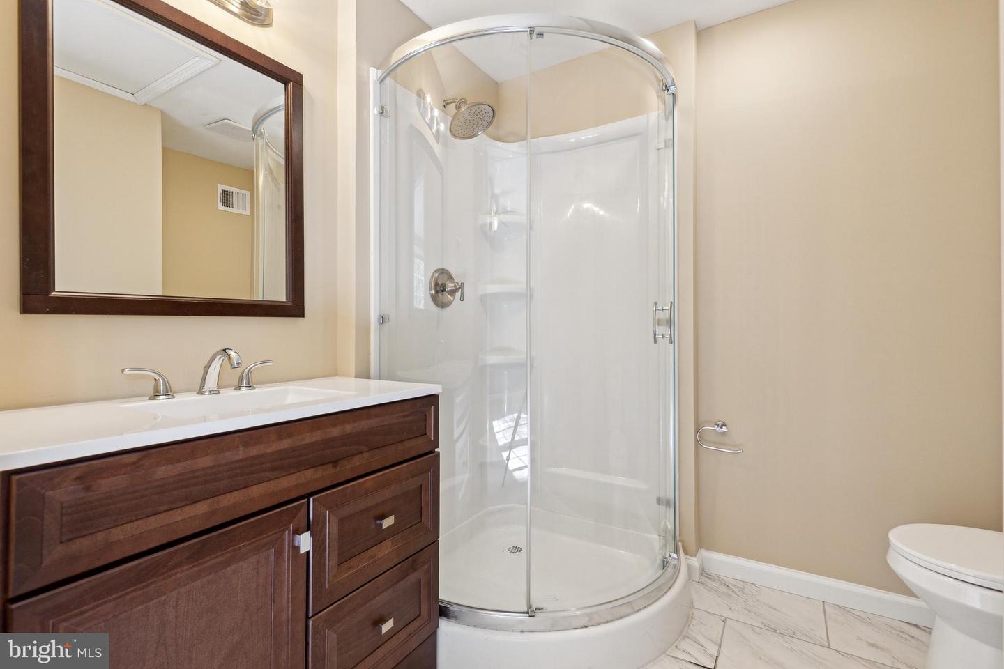 10307 GRANITE CREEK LN #10307, OAKTON, Virginia 22124, 3 Bedrooms Bedrooms, ,3 BathroomsBathrooms,Residential,For sale,10307 GRANITE CREEK LN #10307,VAFX2230312 MLS # VAFX2230312