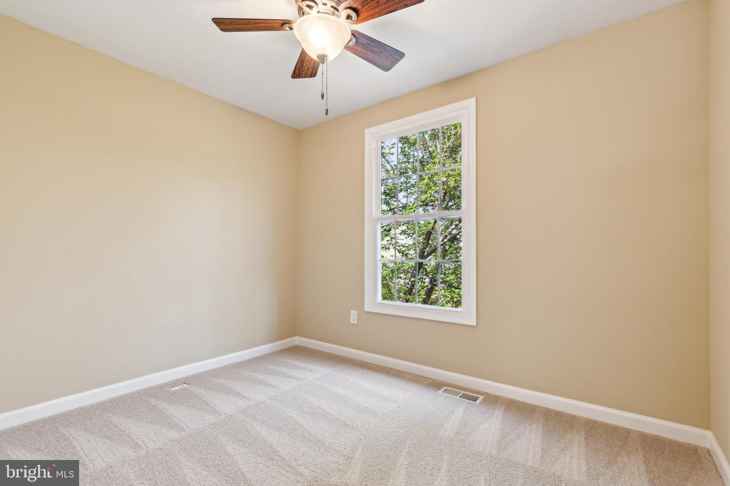 10307 GRANITE CREEK LN #10307, OAKTON, Virginia 22124, 3 Bedrooms Bedrooms, ,3 BathroomsBathrooms,Residential,For sale,10307 GRANITE CREEK LN #10307,VAFX2230312 MLS # VAFX2230312