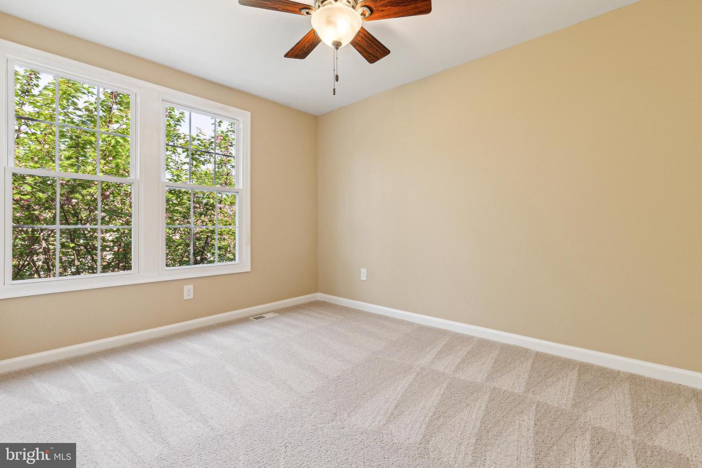 10307 GRANITE CREEK LN #10307, OAKTON, Virginia 22124, 3 Bedrooms Bedrooms, ,3 BathroomsBathrooms,Residential,For sale,10307 GRANITE CREEK LN #10307,VAFX2230312 MLS # VAFX2230312