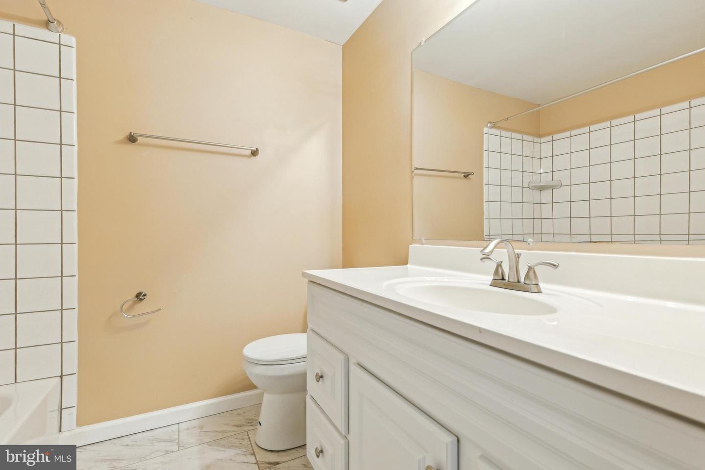 10307 GRANITE CREEK LN #10307, OAKTON, Virginia 22124, 3 Bedrooms Bedrooms, ,3 BathroomsBathrooms,Residential,For sale,10307 GRANITE CREEK LN #10307,VAFX2230312 MLS # VAFX2230312